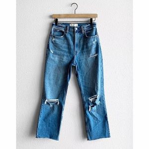 Abercrombie & Fitch Ultra High Rise The Ankle Straight Jeans